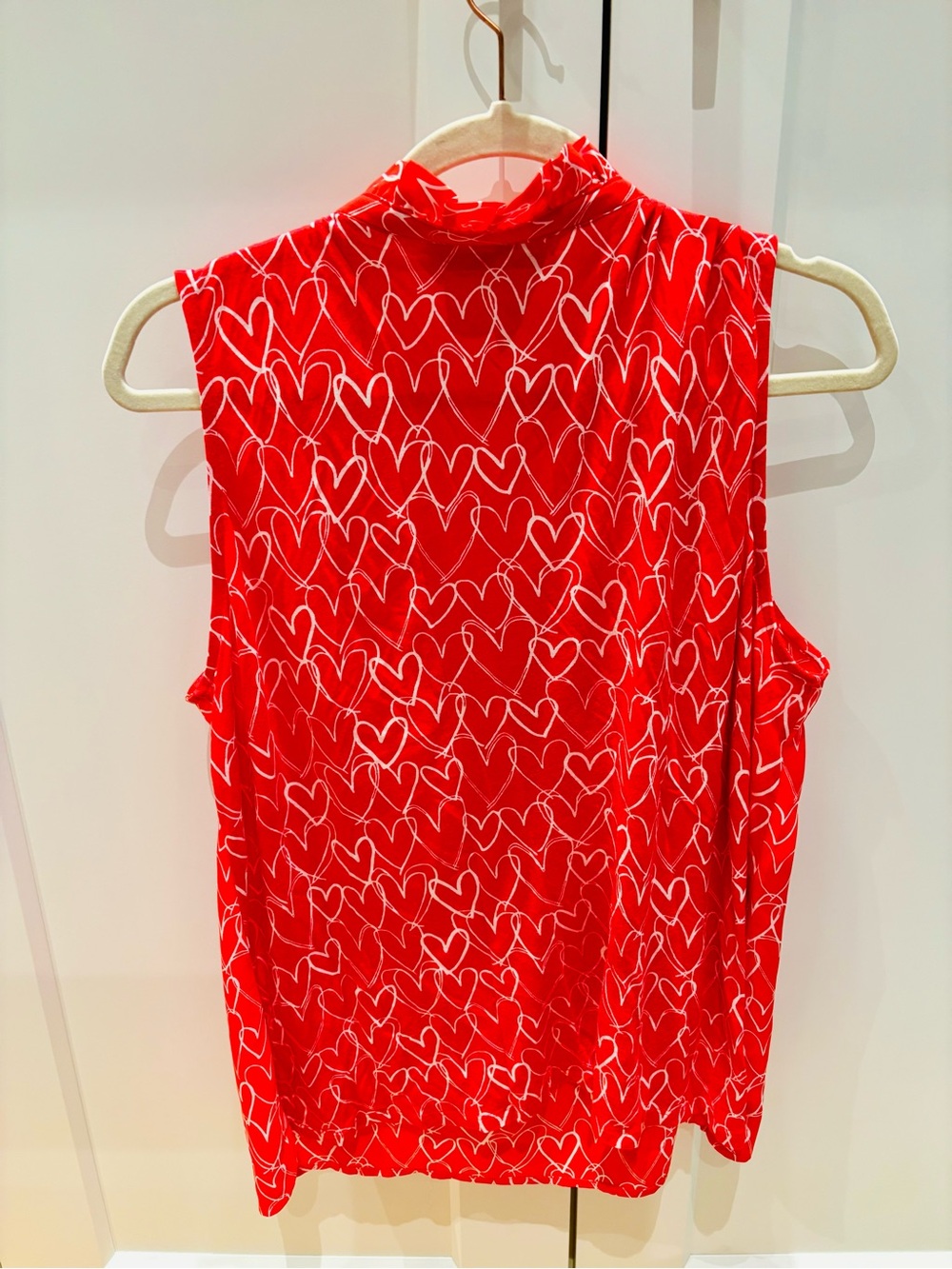 LOFT Red Sleeveless Ruffle V-Neck Heart Print Top - Picture 4 of 4